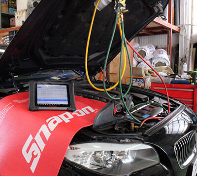 川﨑自動車整備工場にお任せください　キズヘコミ修理・整備・車検はこちら　無料見積り・簡単WEB予約・代車貸出